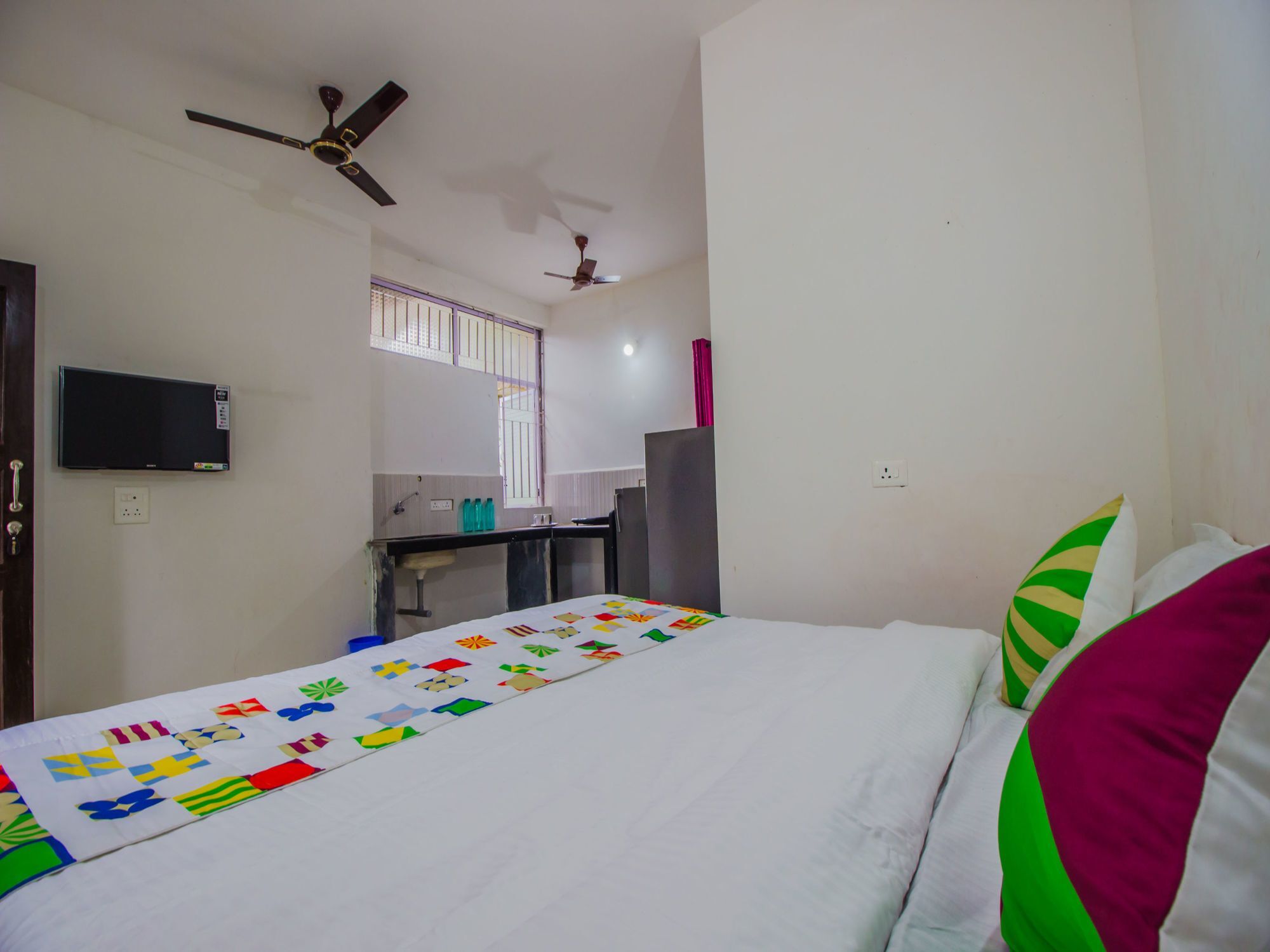 Oyo 13098 Home Studio Siolim Exterior photo
